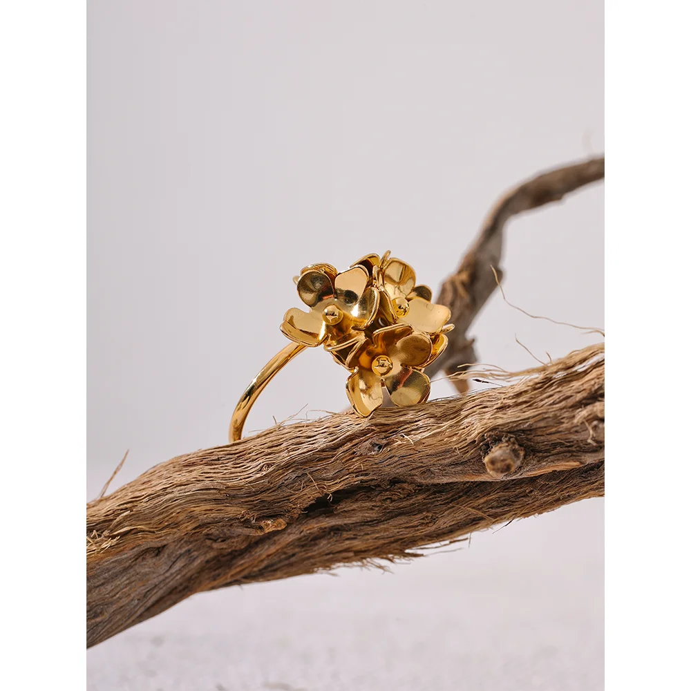 Gold Chic Stereoscopic Flower Adjustable Ring