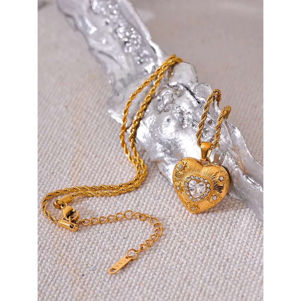 Exquisite Heart Love Cubic Zirconia Pendant Necklace