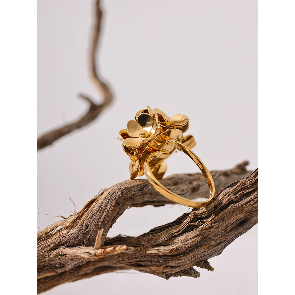 Gold Chic Stereoscopic Flower Adjustable Ring