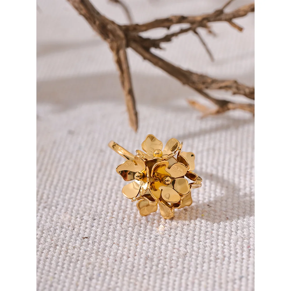 Gold Chic Stereoscopic Flower Adjustable Ring