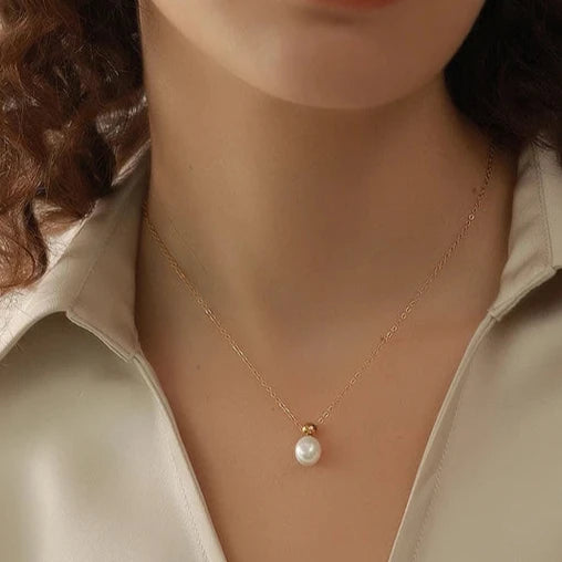 Natural Pearl Chic Water Drop Pendant Necklace